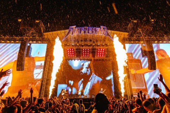 Airbag y la épica de una noche bajo la lluvia en el Kempes